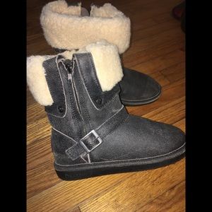 BearPaw zip up buckle boots